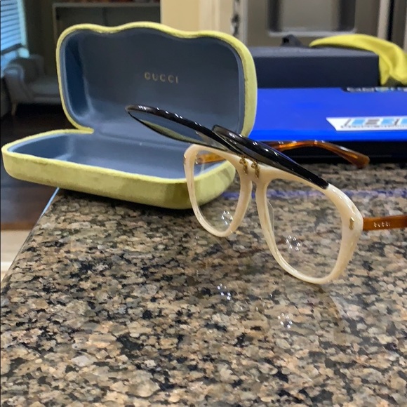 Gucci glasses - Picture 1 of 4